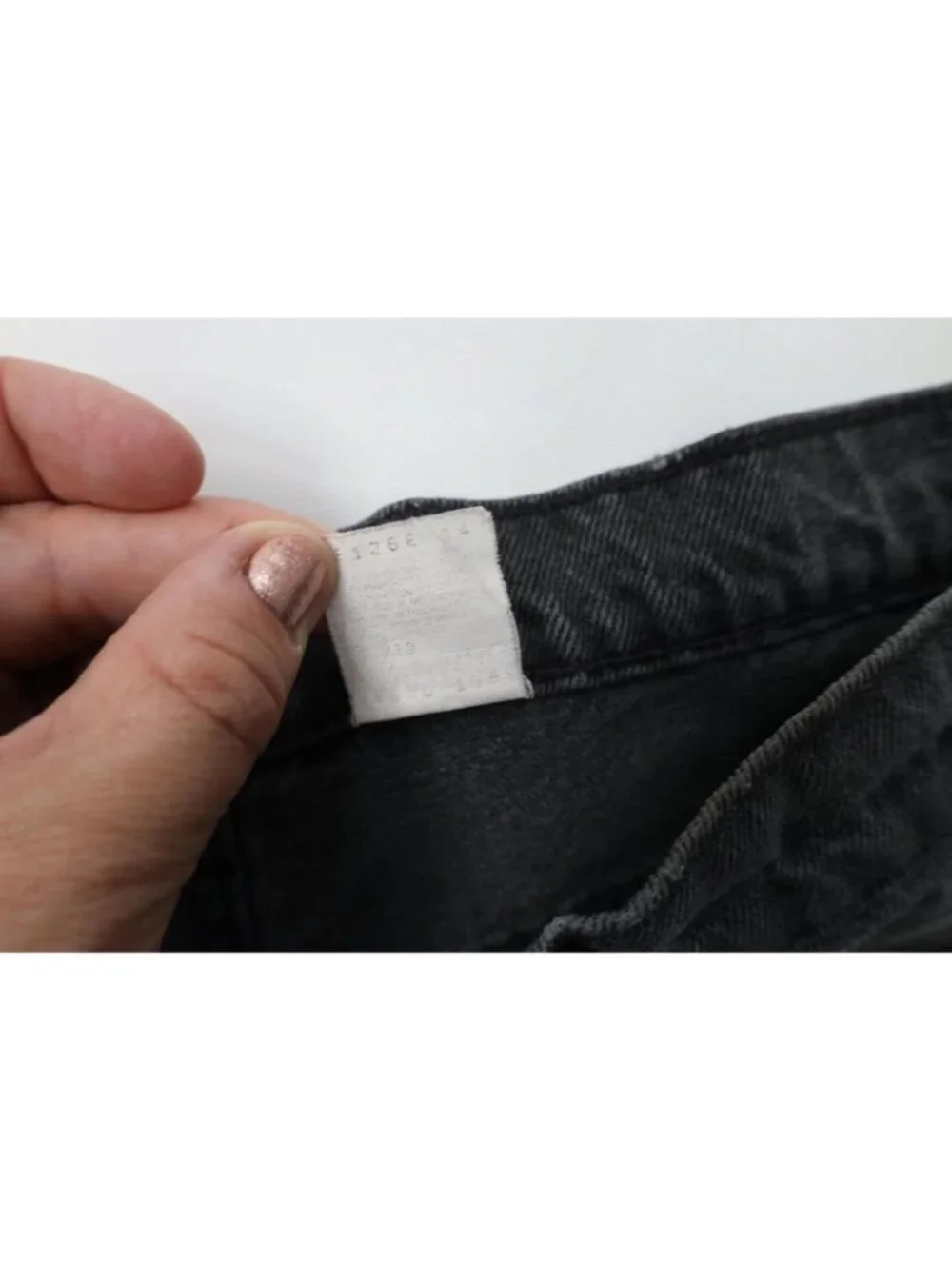 Vtg 90s Levis 550 Orange Tab Mens 40 Distressed Relaxed Denim Jean Shorts Black